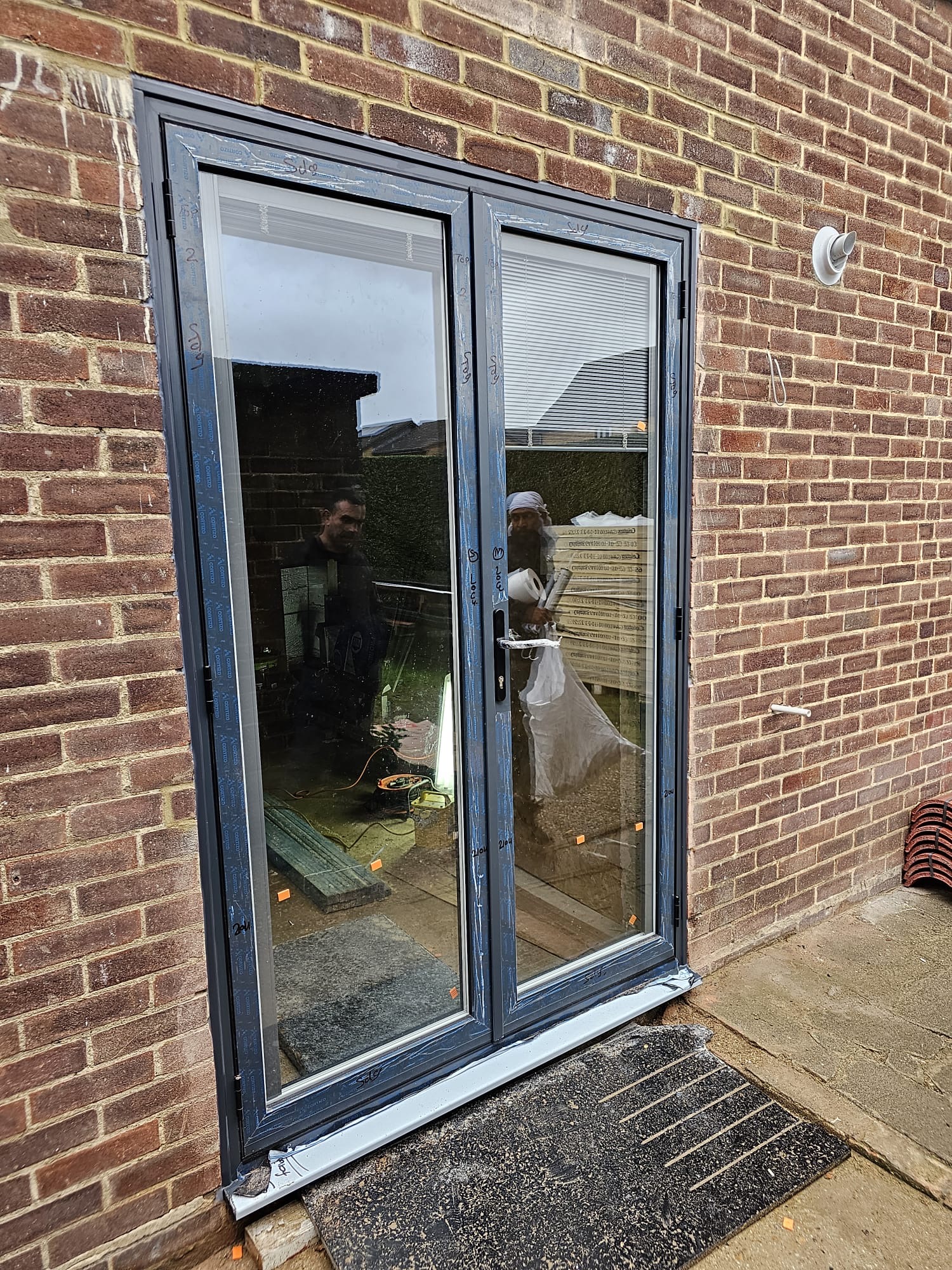 Aluminium Doors, installation 3