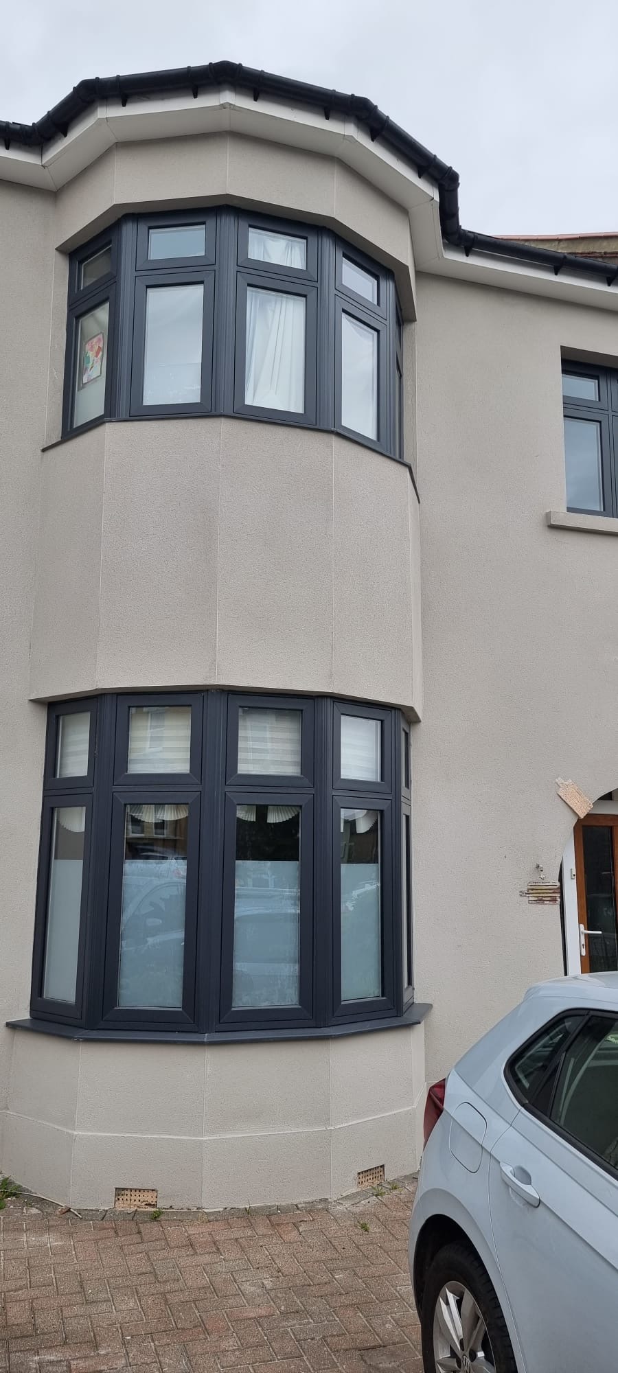 Bay Windows, installation 53