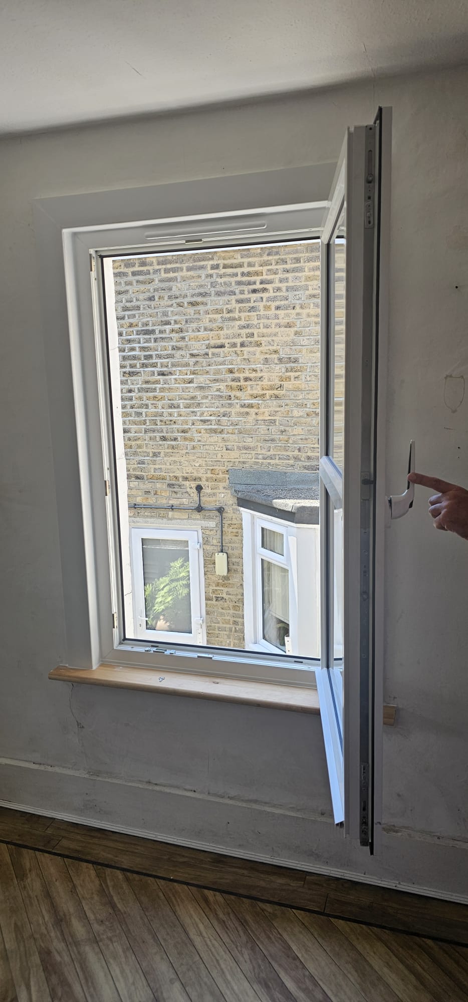 Tilt and Turn Windows, installation 2