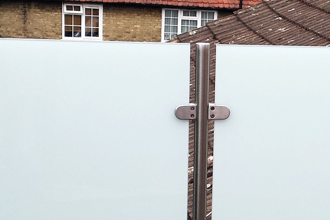 White Laminate privacy glass pattern